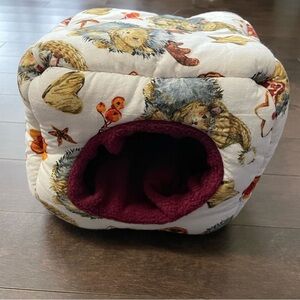 Hedgehog Small Animal Cube House Fleece Hidden Seam Lining 8x8 inches